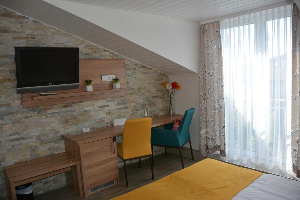 Alpina Hotel Rosenheim Exterior photo